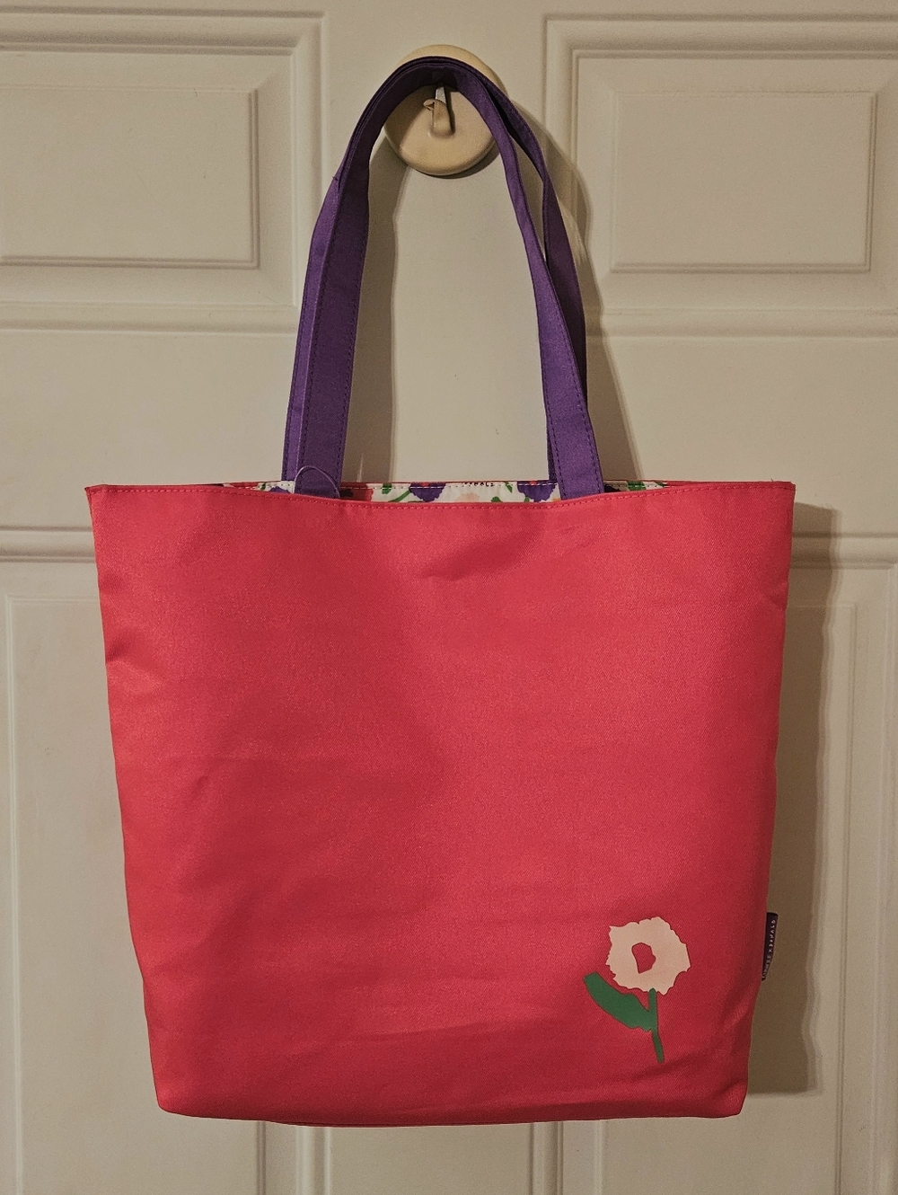 Clinique Reversible Floral Tote + A Cosmetic Bag - Picture 5 of 17